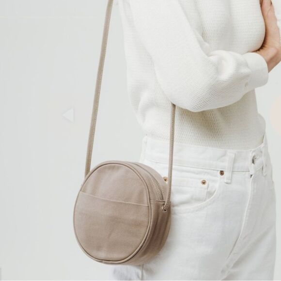 Baggu Tan Circle Crossbody Bag - Picture 2 of 7